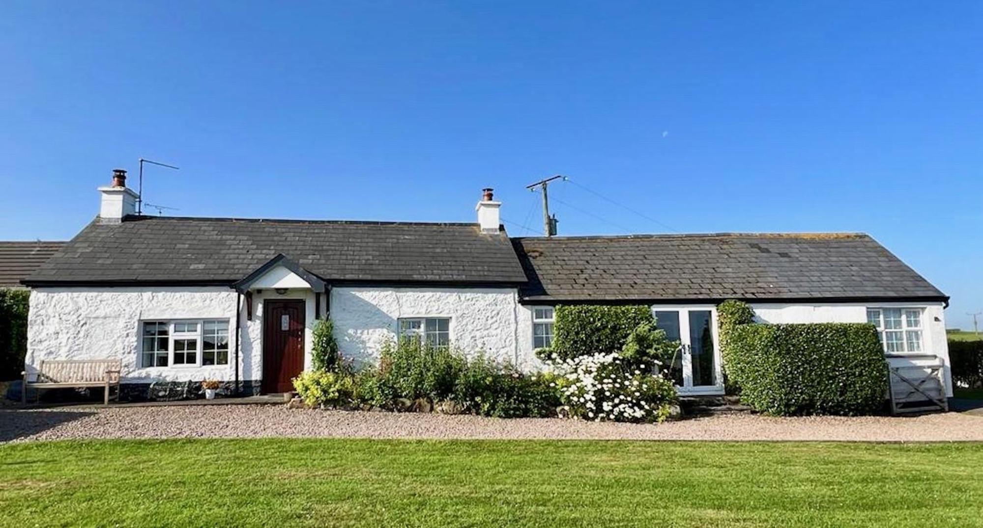 Tornaroan Cottage Ballycastle Bagian luar foto